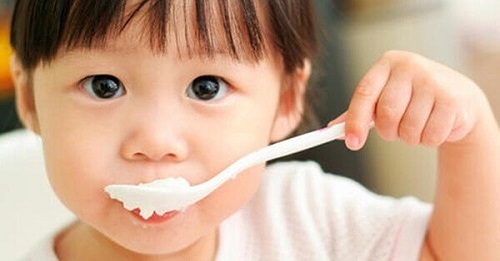 sữa chua vinamilk cho bé dưới 1 tuổi